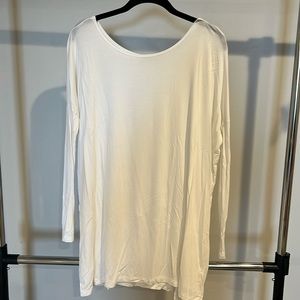 White long sleeve tee